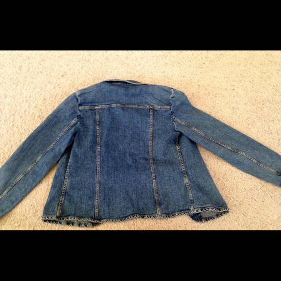 Jean Jacket 💖 - Picture 3 of 4