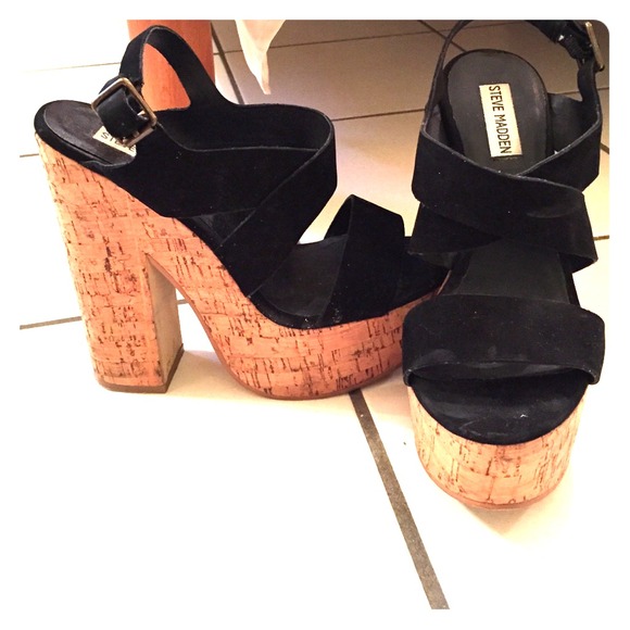 Black suede Steve Madden shoes 👠