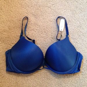 Victorias Secret Miraculous plunge bra