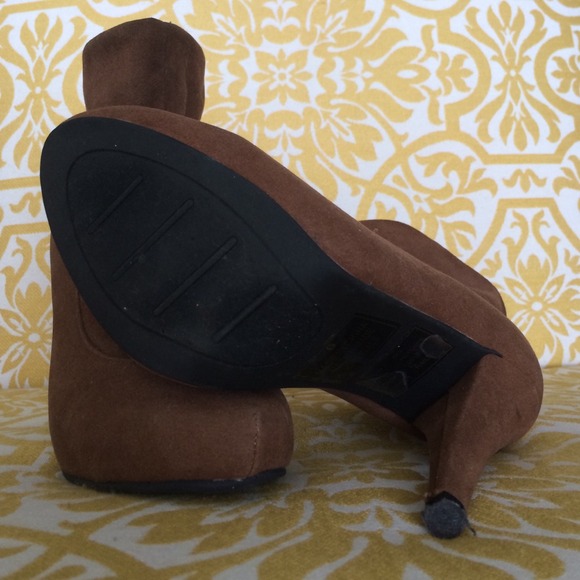 Cool high heels booties - Picture 2 of 4