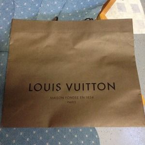 16x19 Louis Vuitton shopping bag