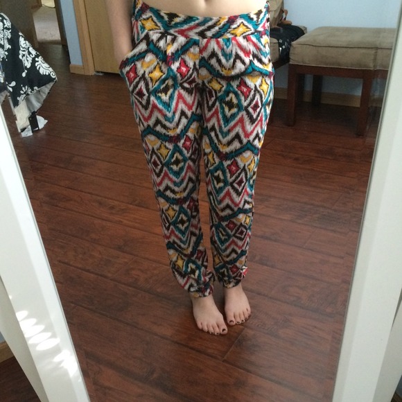 Pattered flowy pants - Picture 1 of 2