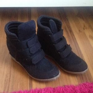 Sneaker wedges