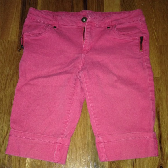GIRLS YOUTH pink bermuda shorts - Picture 1 of 3