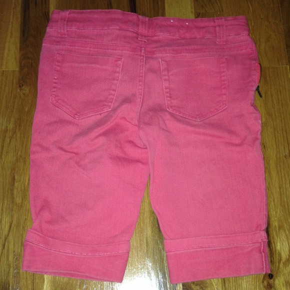 GIRLS YOUTH pink bermuda shorts - Picture 3 of 3