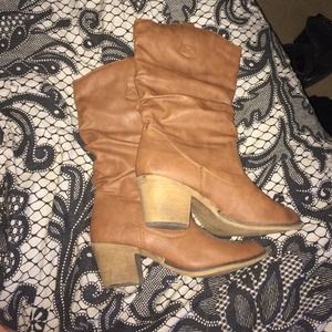Mid-calf  boots