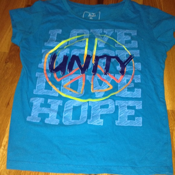 Very pretty blue t-shirt w/ design - Picture 1 of 3