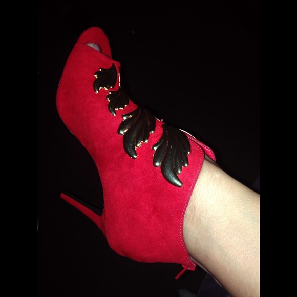 Red peep toe booty