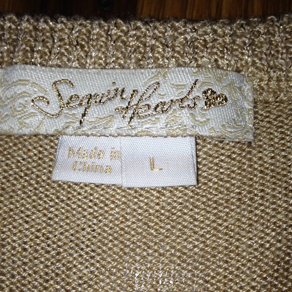 Very elegant and pretty gold top - Picture 2 of 3