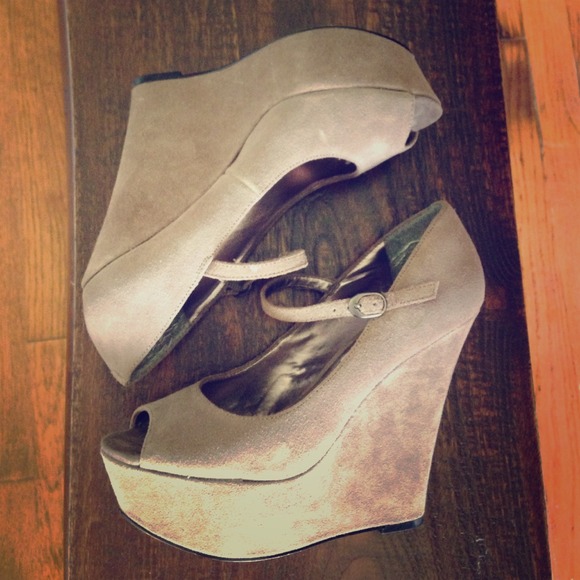 Steve Madden Stacked Mary Jane Peep Toe Suede