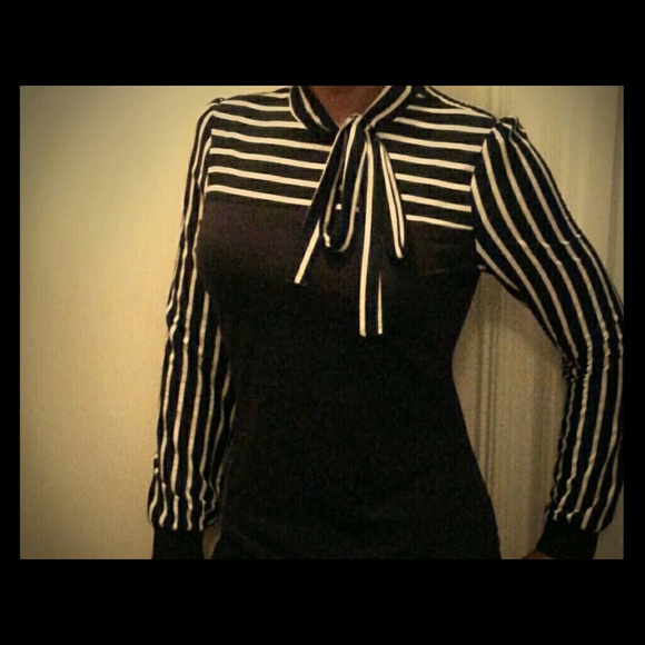 Ladies long sleeved fashion top