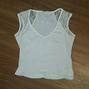 Lace sleeve tank-shirt
