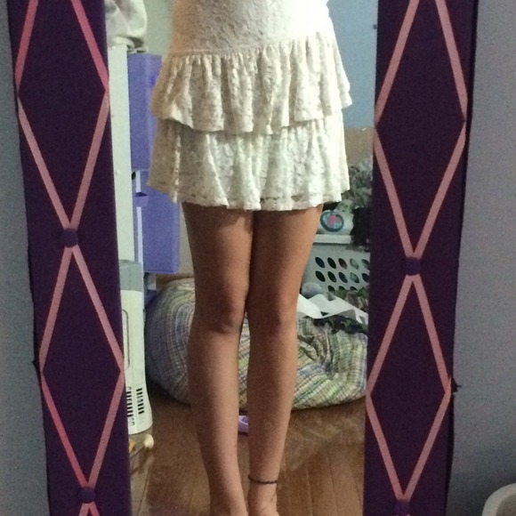 White lace h & m skirt