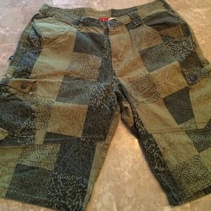 Jordan cargo shorts, elephant print!