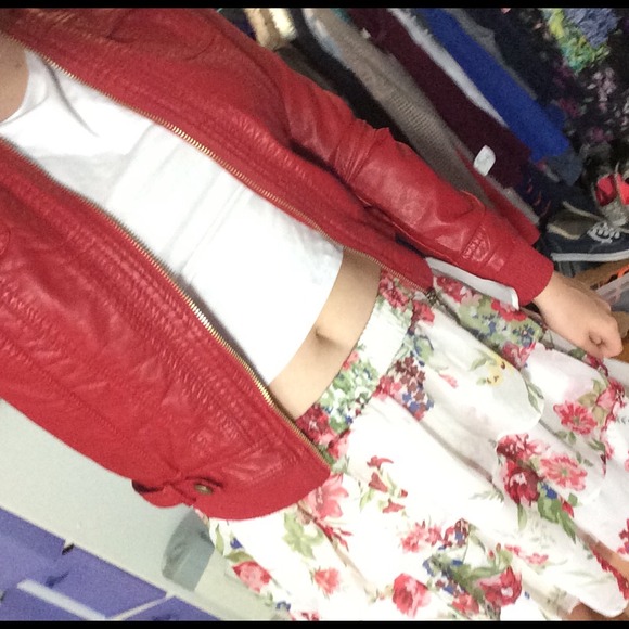 Red floral skirt & red leather jacket - Picture 1 of 1