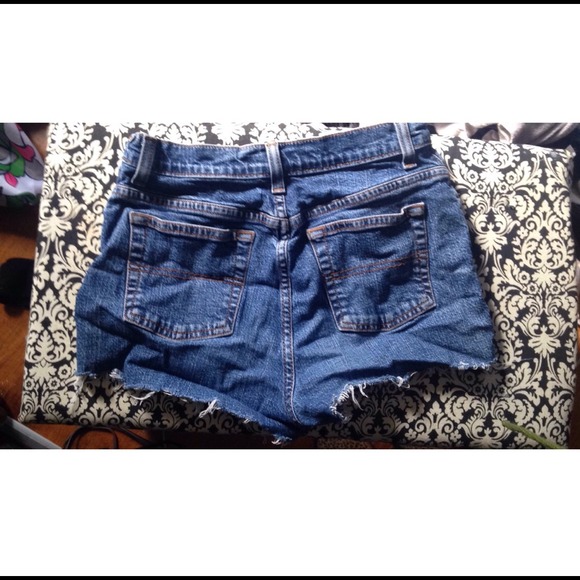 Vintage High waisted cutout denim shorts - Picture 2 of 2