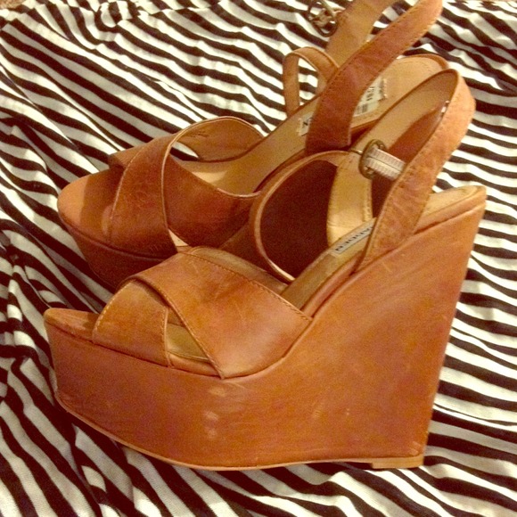 Steve Madden wedged heels! ⭐️
