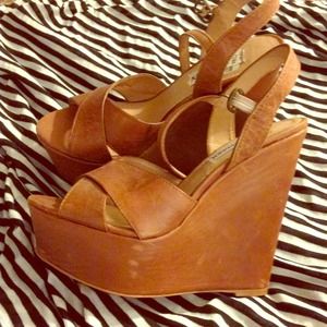 Steve Madden wedged heels! ⭐️