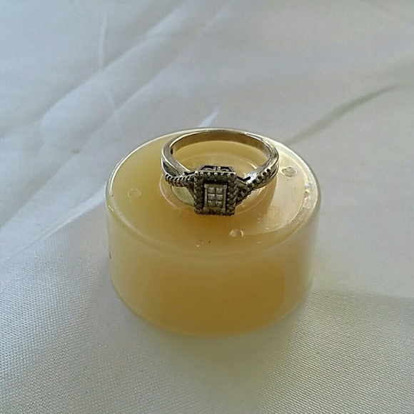 STERLING SILVER ENGAGEMENT RING