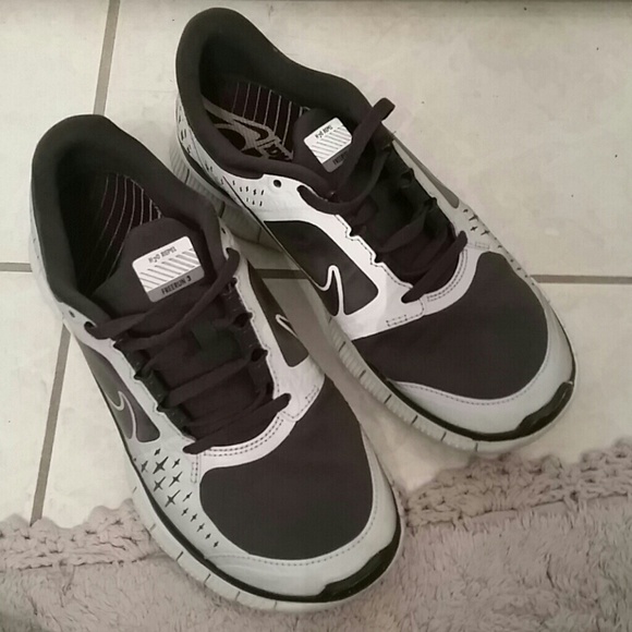Nike Shoes - Nike free run reflective 5.0