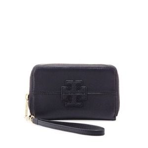 SOLD‼️Tory Burch Stacked-T Smart Phone Wristlet