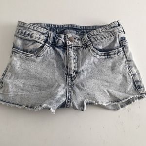 H&M light bleached denim shorts