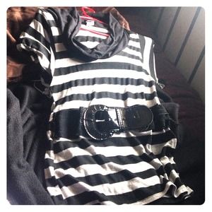 Long shirt striped shirt that has belt and scarf