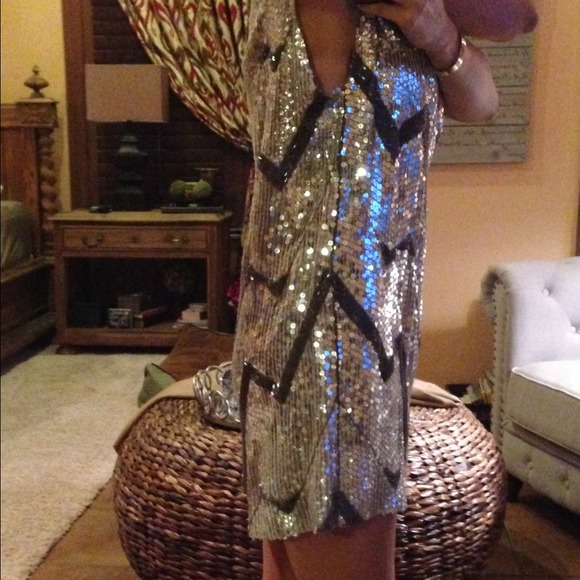 Beautiful Vintage Shift Dress - Picture 3 of 4