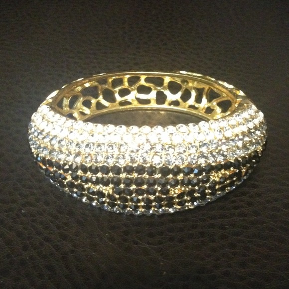 Fashionable Crystal Necklace