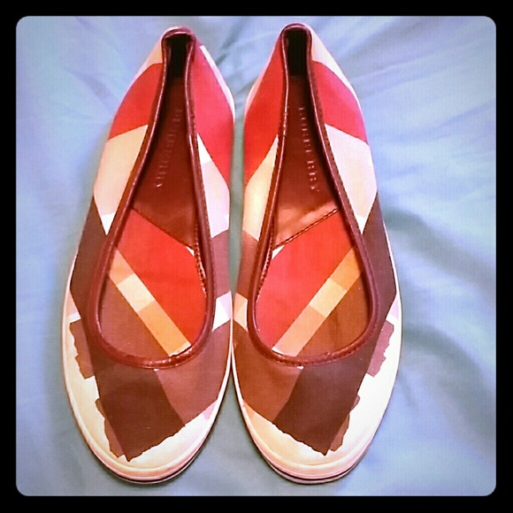 10.00 off black friday Gently used burberry flats