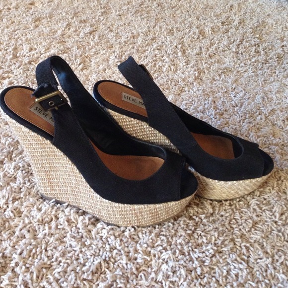 Steve Madden Shoes - Steve Madden wedge in Black