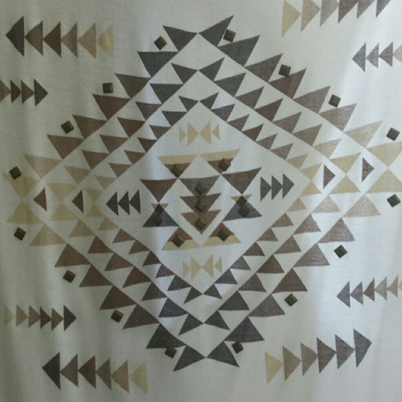 Aztec designed tank - Picture 2 of 3