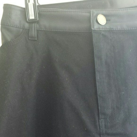 Black skirt - Picture 2 of 2