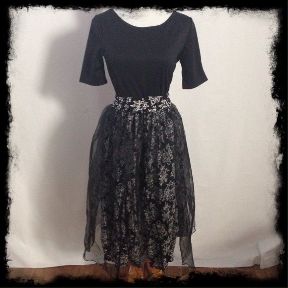 Black & White Two Piece Skirt Set XS, S, M - Picture 2 of 4
