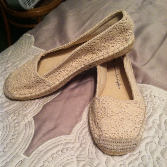 American eagle crocheted flats