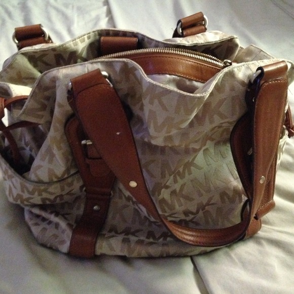 Shoulder bag
