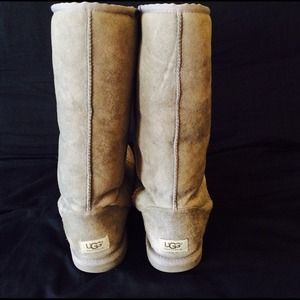 Gray uggs (tall)