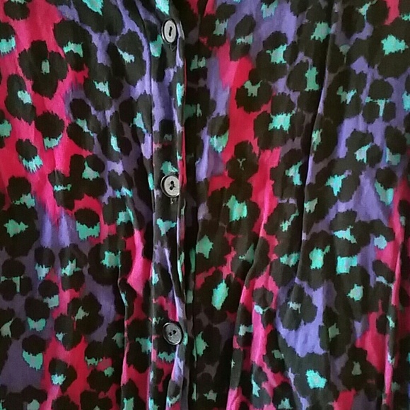 🚫 SOLD 🚫 Vintage Bold Leopard Print Pullover - Picture 3 of 4