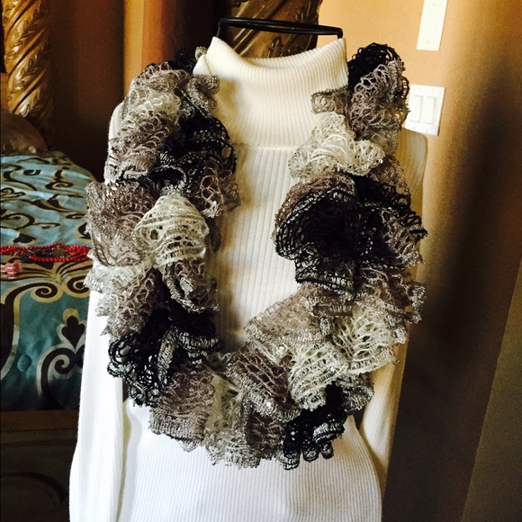🚩SOLD🚩Cute scarf