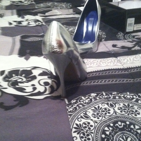 Heals - Picture 4 of 4