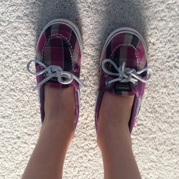 Purple sperrys