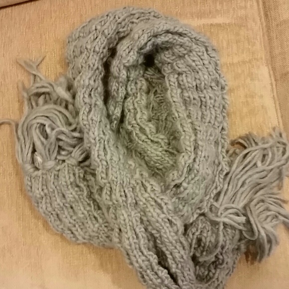 Gray knit scarf NEVER WORN
