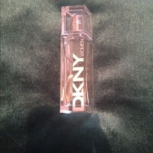 Dkny women's perfume new EDP