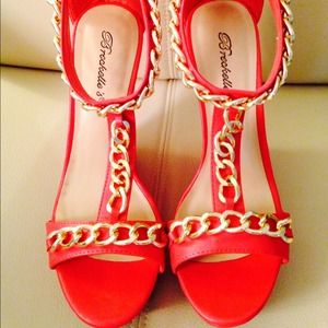 🎀 Wedges Shoes in Red🎀