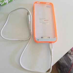 iPhone 4/4s charging case