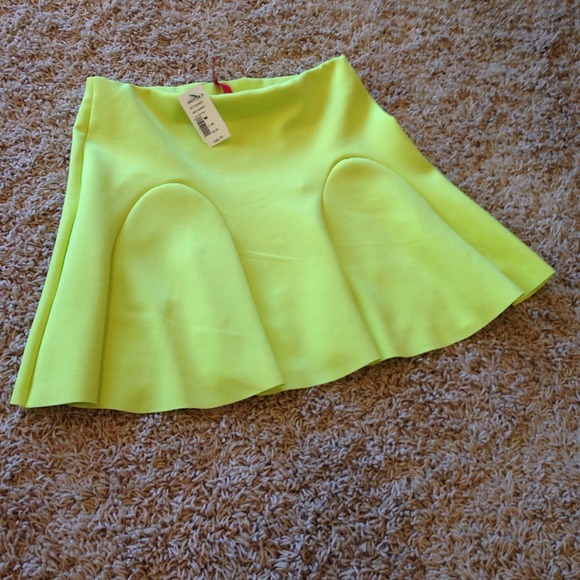 Lime green skirt- NWT - Picture 1 of 2