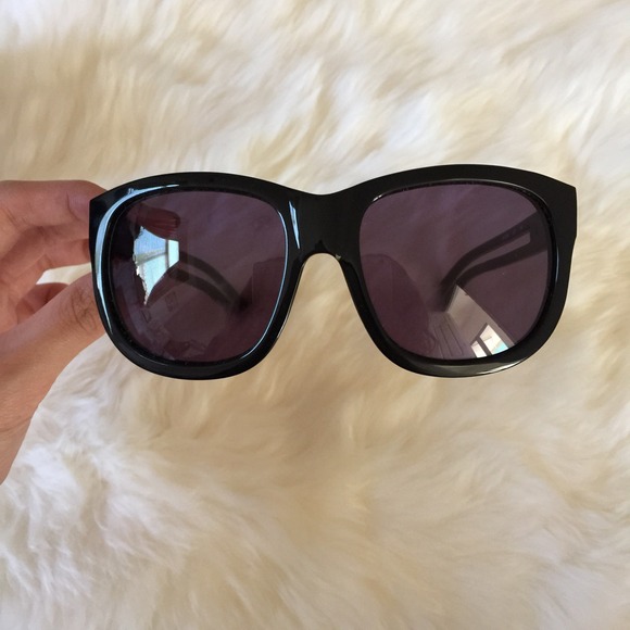 Chloe Sunglasses - Picture 4 of 4