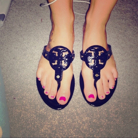 Black tory burch flip flops