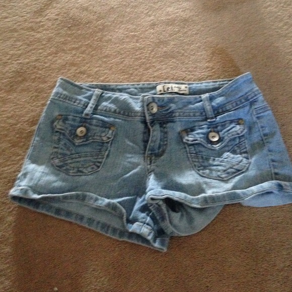 LEI shorts