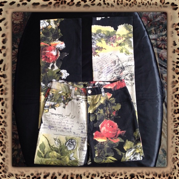 Roberto Cavalli Denim - 🎄Authentic Roberto Cavalli Rose Print Skinny Jean